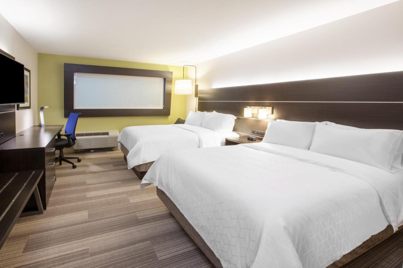 Saint Albert Holiday Inn Express & Suites Edmonton N - St Albert By Ihg מראה חיצוני תמונה