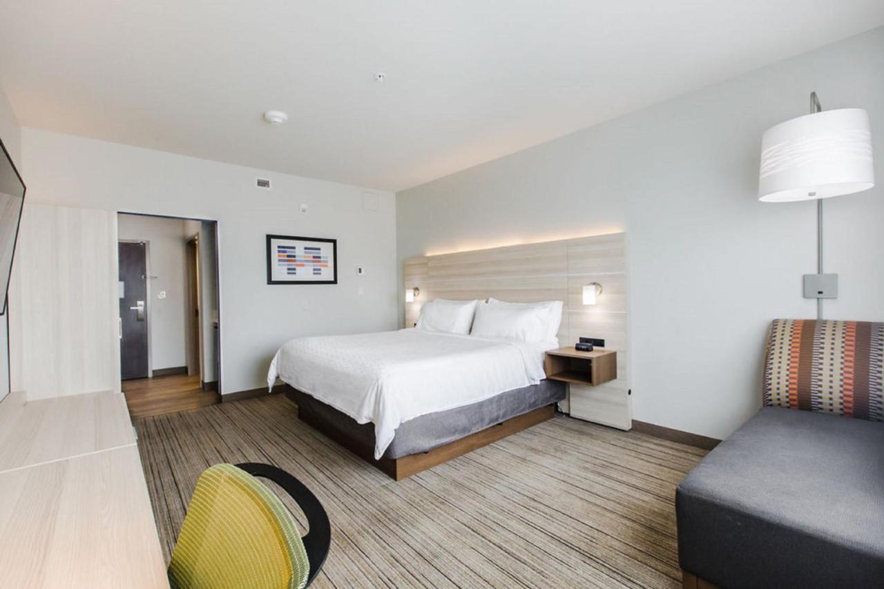 Saint Albert Holiday Inn Express & Suites Edmonton N - St Albert By Ihg מראה חיצוני תמונה