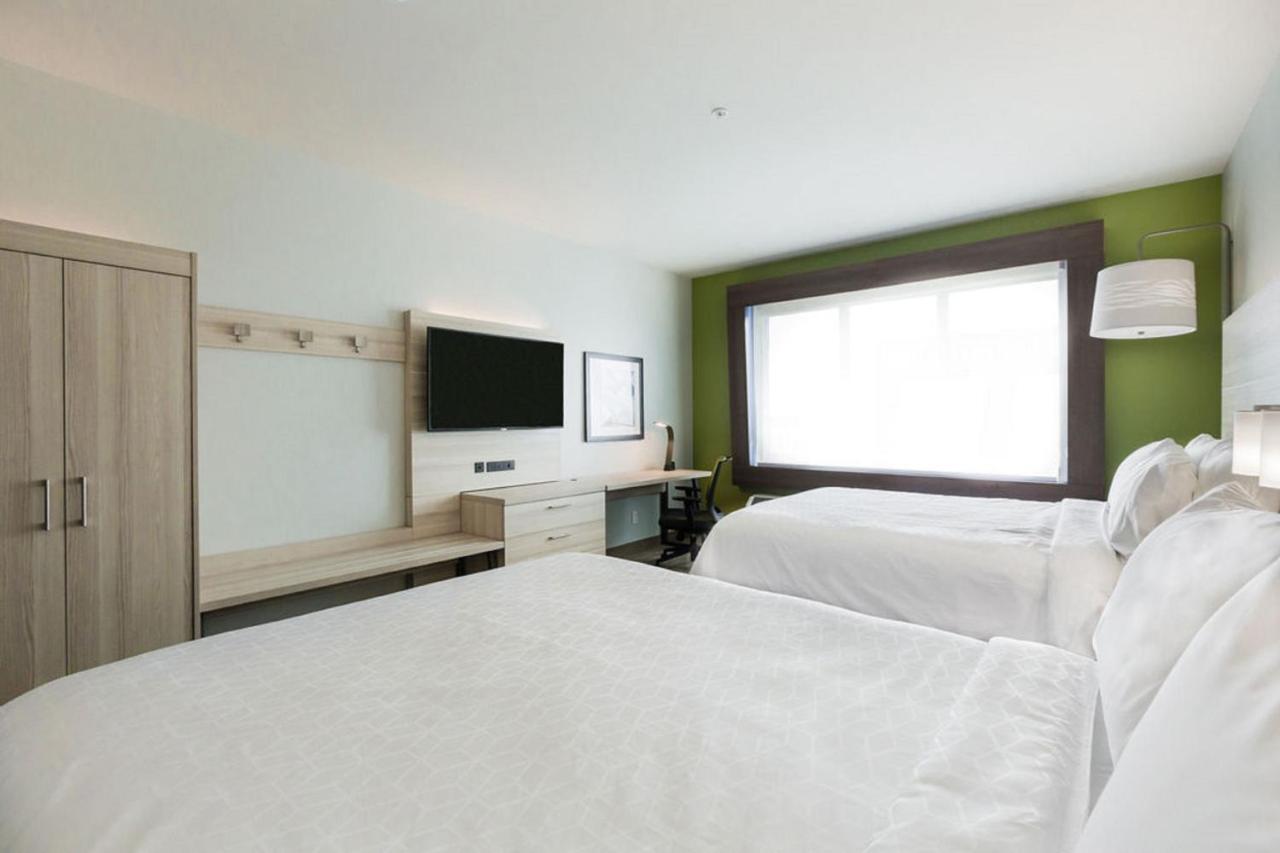 Saint Albert Holiday Inn Express & Suites Edmonton N - St Albert By Ihg מראה חיצוני תמונה