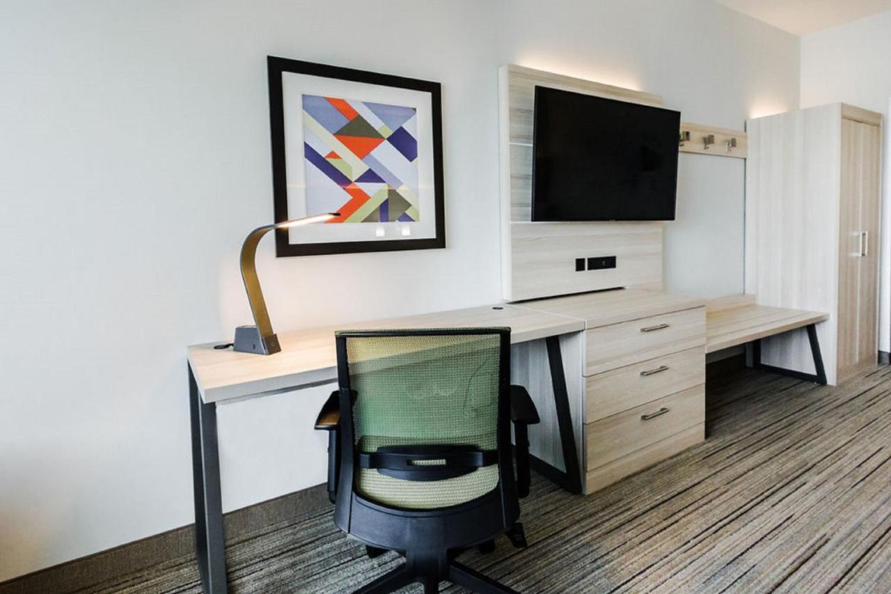 Saint Albert Holiday Inn Express & Suites Edmonton N - St Albert By Ihg מראה חיצוני תמונה