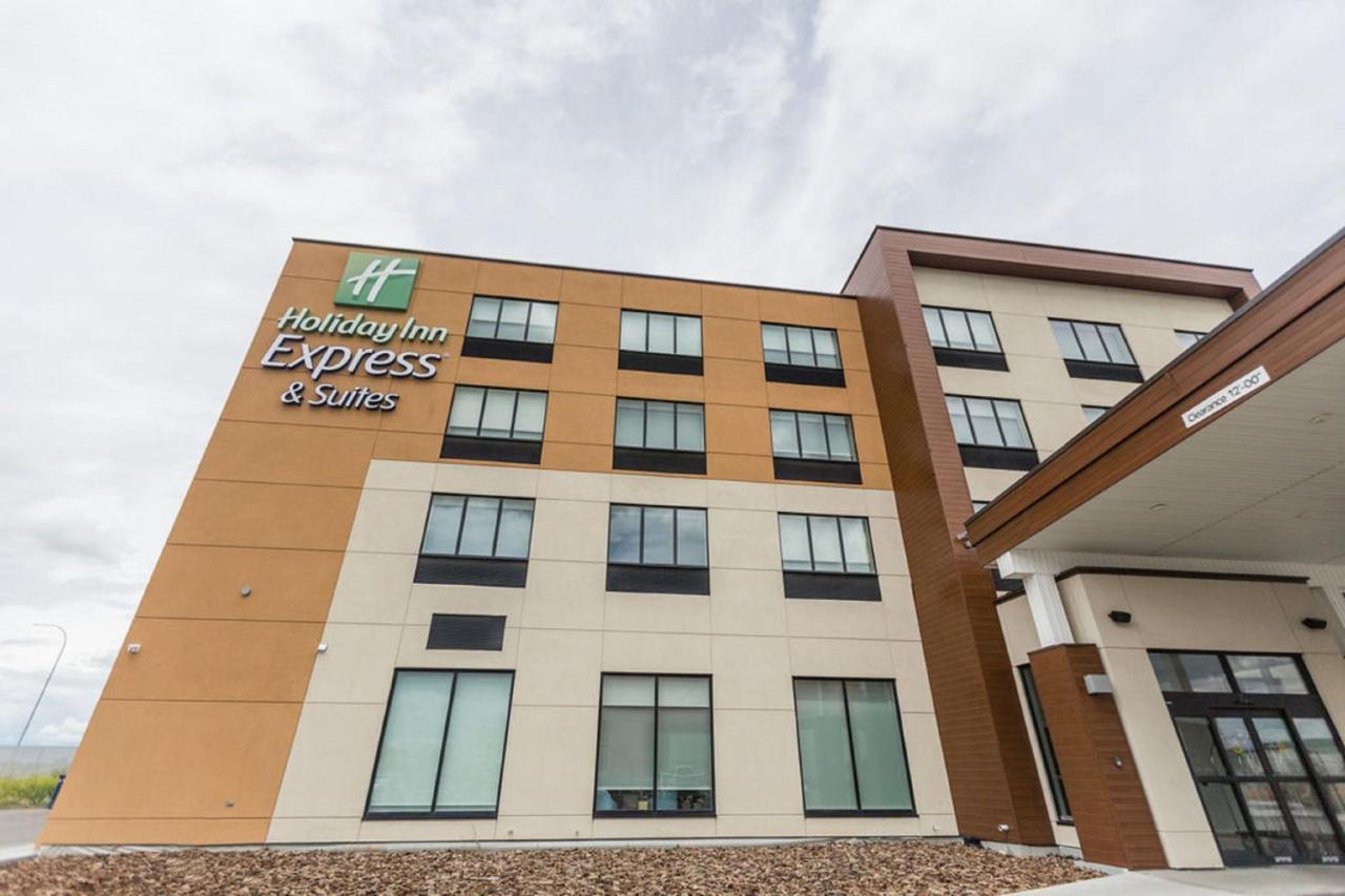 Saint Albert Holiday Inn Express & Suites Edmonton N - St Albert By Ihg מראה חיצוני תמונה